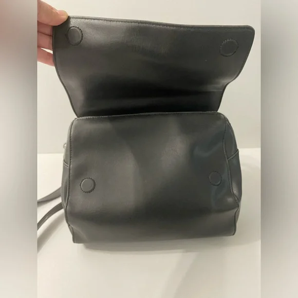 NWT Matt & Nat Phi Commuter Black Crossbody Bag Vegan Leather Bike Bag Handbag - Picture 8 of 11